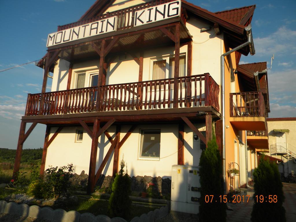 Pensiunea Mountain King Simbata de Sus Exterior photo
